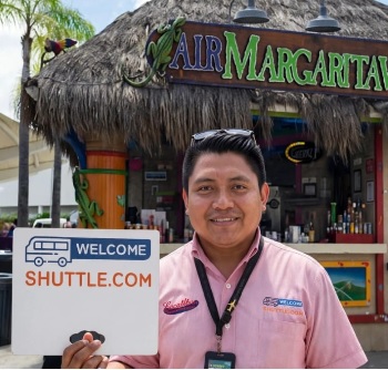 Dónde Encontrar tu Transporte al Llegar al Aeropuerto de Cancún